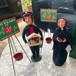 Byer’s choice Carolers NEW